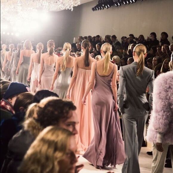 Ralph Lauren Pre-Fall ‘16 Hand Knit Embellished Jewel-neck Cashmere & Silk Shell - Picture 15 of 16